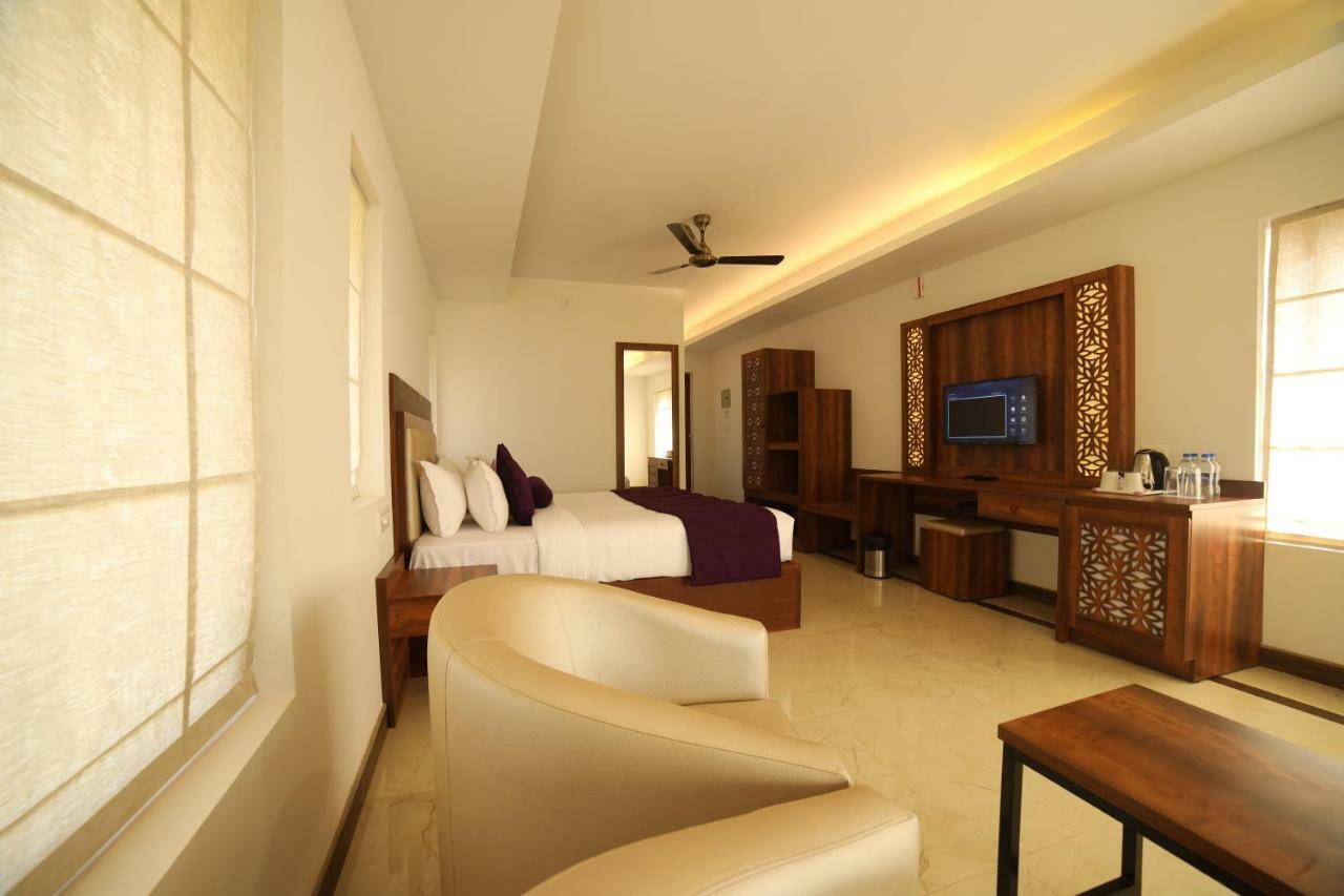 Contour Island Resort & Spa By Citrine Tariyod Exterior photo